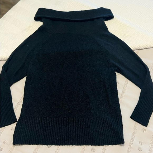 Express Sweaters - Express womens black high neck sweater.♠️